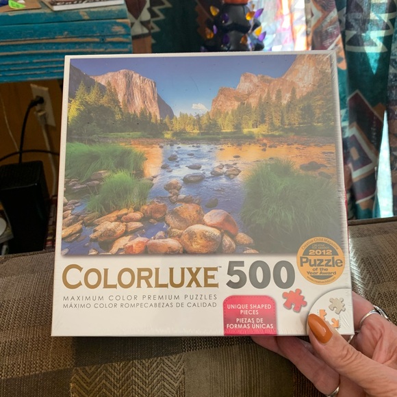 Yellowstone Colorluxe 500 Piece Puzzle - Picture 2 of 5